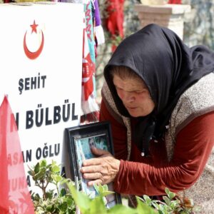 eren bulbulun acisi 8 yildir taze YRVs7Yz3