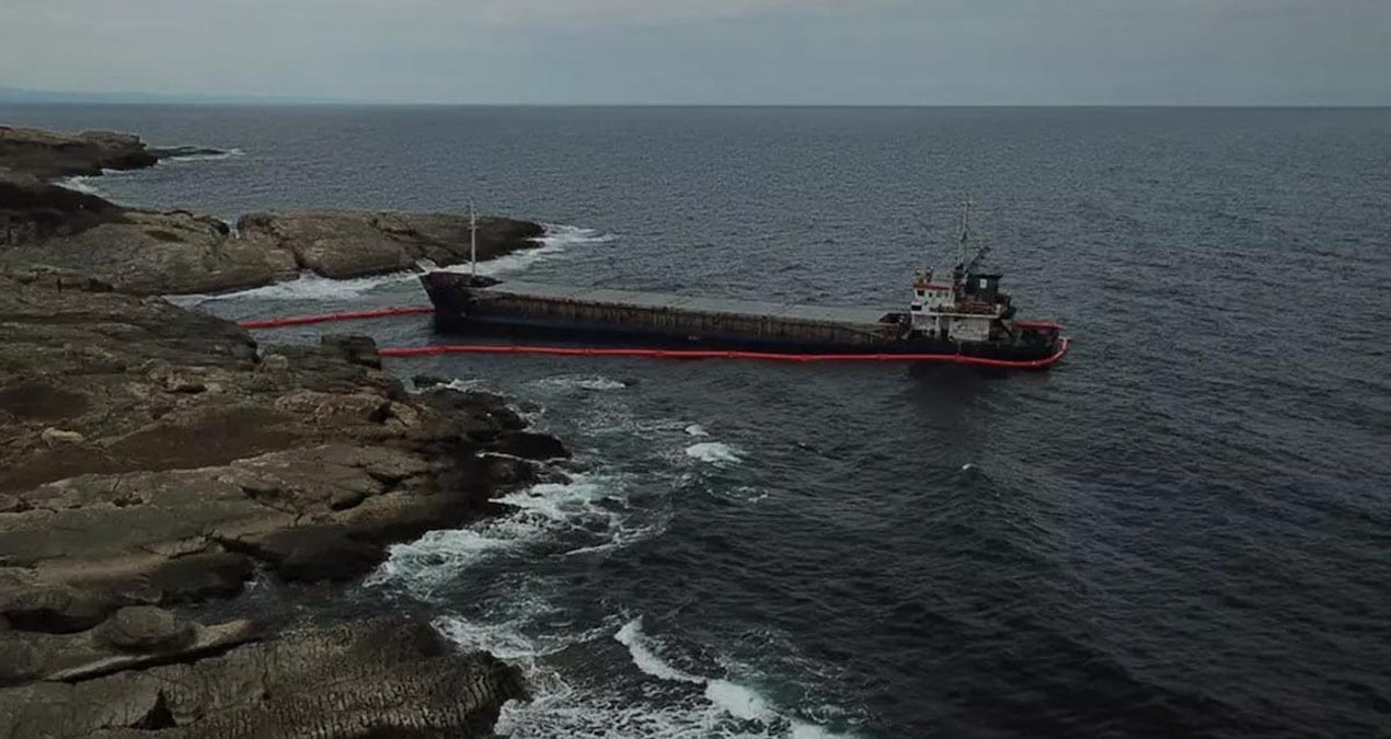 dev kuru yuk gemisi karaya oturdu PHyunSH8