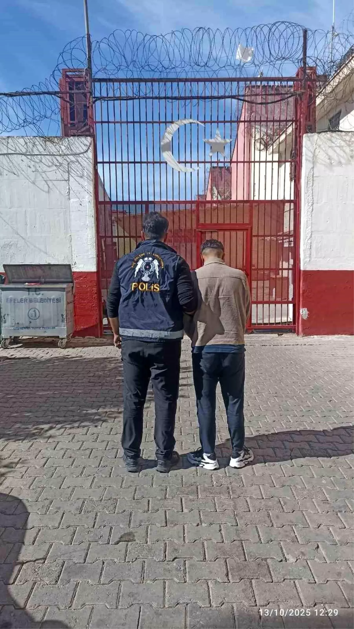 aydinda firari hukumlu polisi tarafindan yakalandi YSpLaxP2.jpg