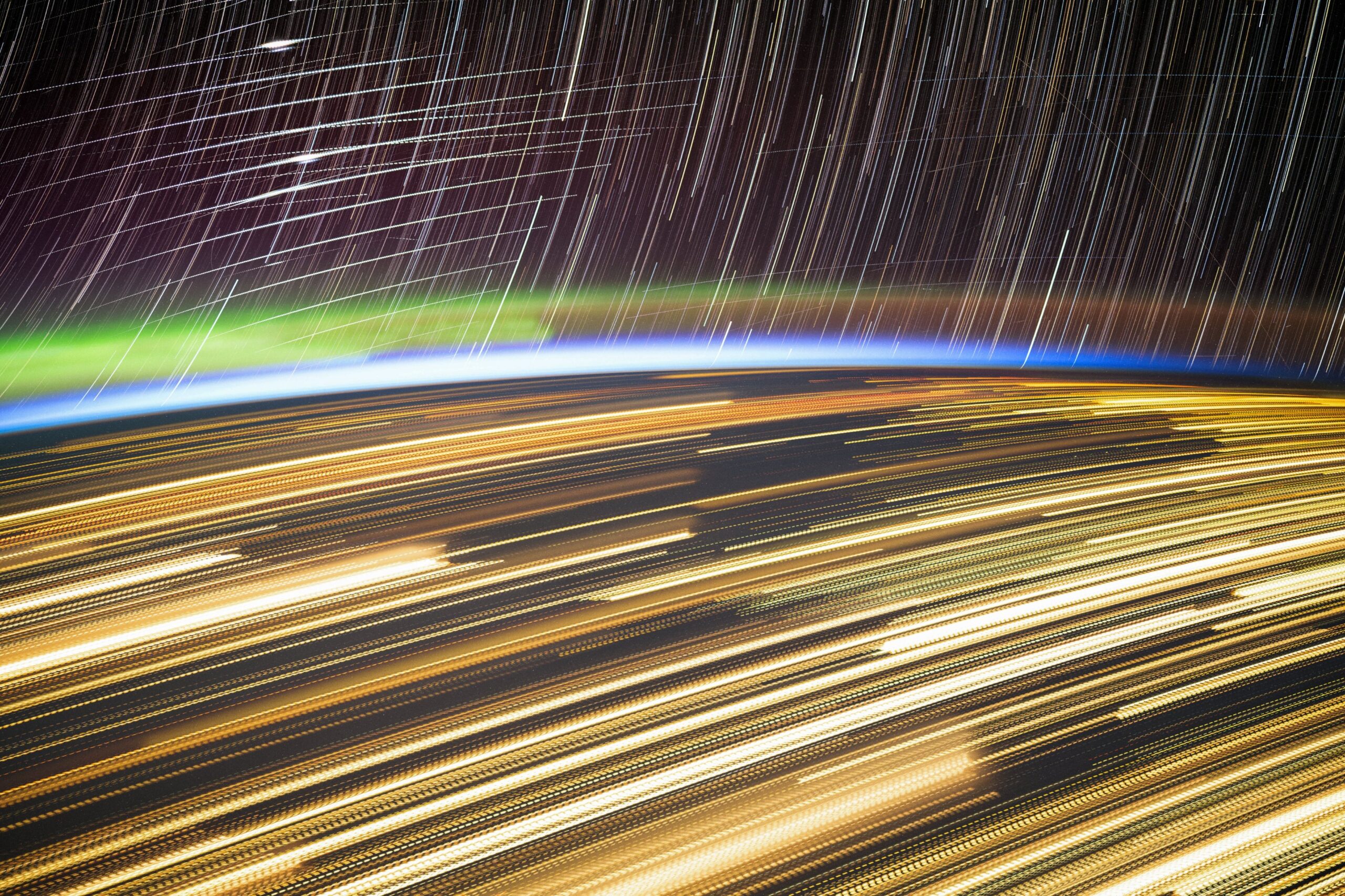 nasa astronotundan etkileyici video starlink uydulari ve yesil auroralar gFuv8txp.jpg