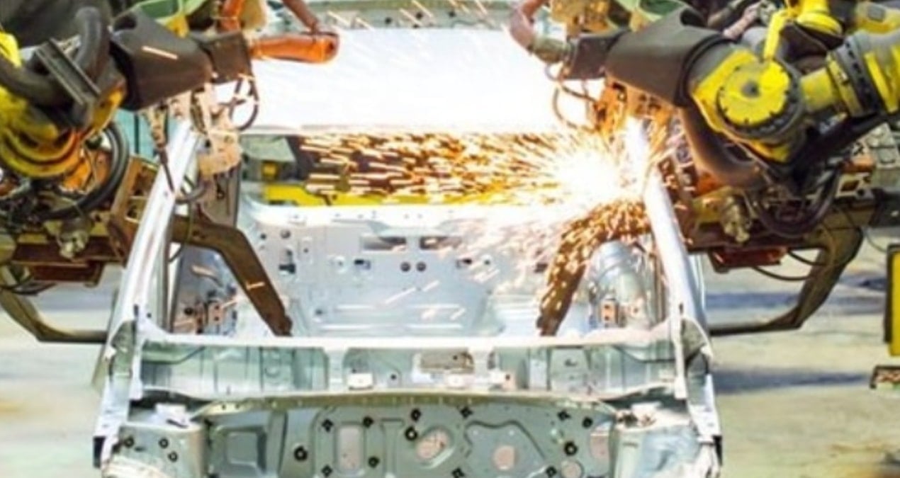 otomotiv devi iflas bayragini cekti 10 binden fazla calisan issiz kaldi F9dAm8ad.jpg