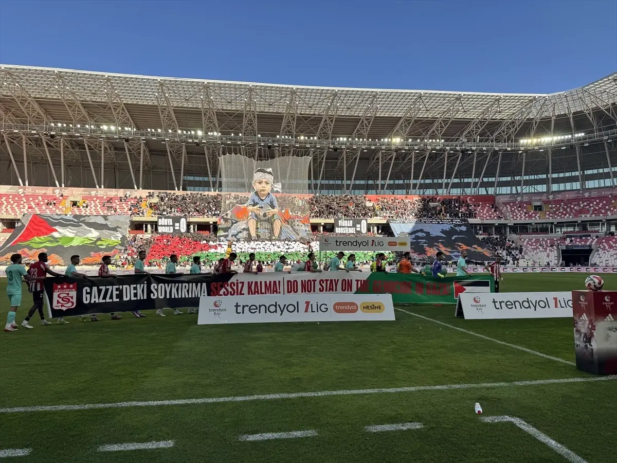 sivasspor taraftarindan filistine destek koreografisi tpGSHTWr