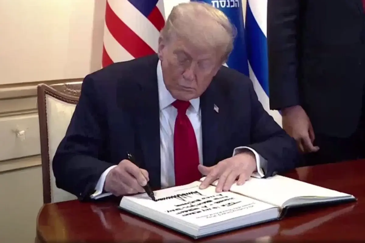 trump israil meclisinde deftere bu yeni bir baslangic notunu dustu Vywsb1bg.jpg