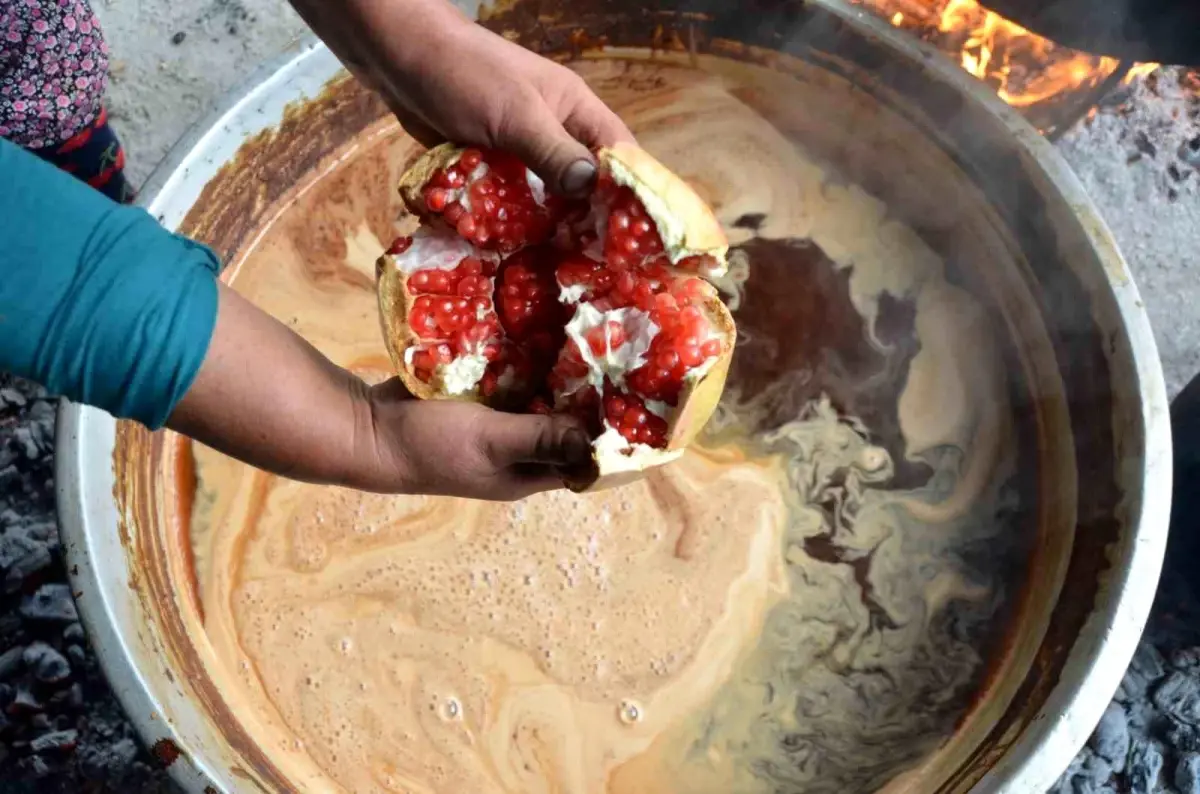 aydinda geleneksel nar eksisi uretimi URJGBLqL.jpg