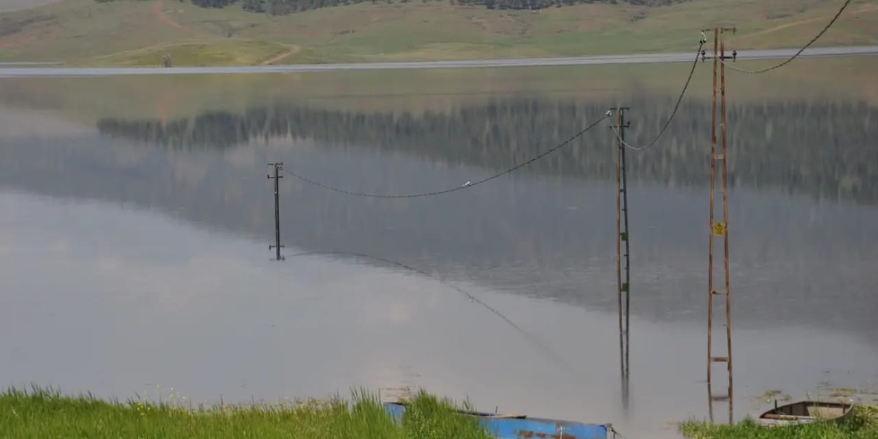 Tahtaköprü Barajı’nda Tarihi An: Elektrik Direkleri Suyun Altında Kaldı