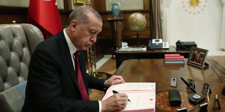 erdogan-imzaladi-madencilik-izin-yonetmeligi-yururlukten-kaldirildi-OkZxGvt2